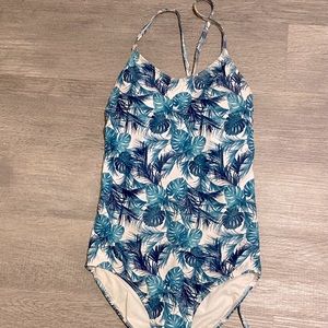 Super cute swimsuit!!